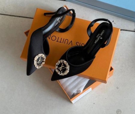 كعب لويس فيتون